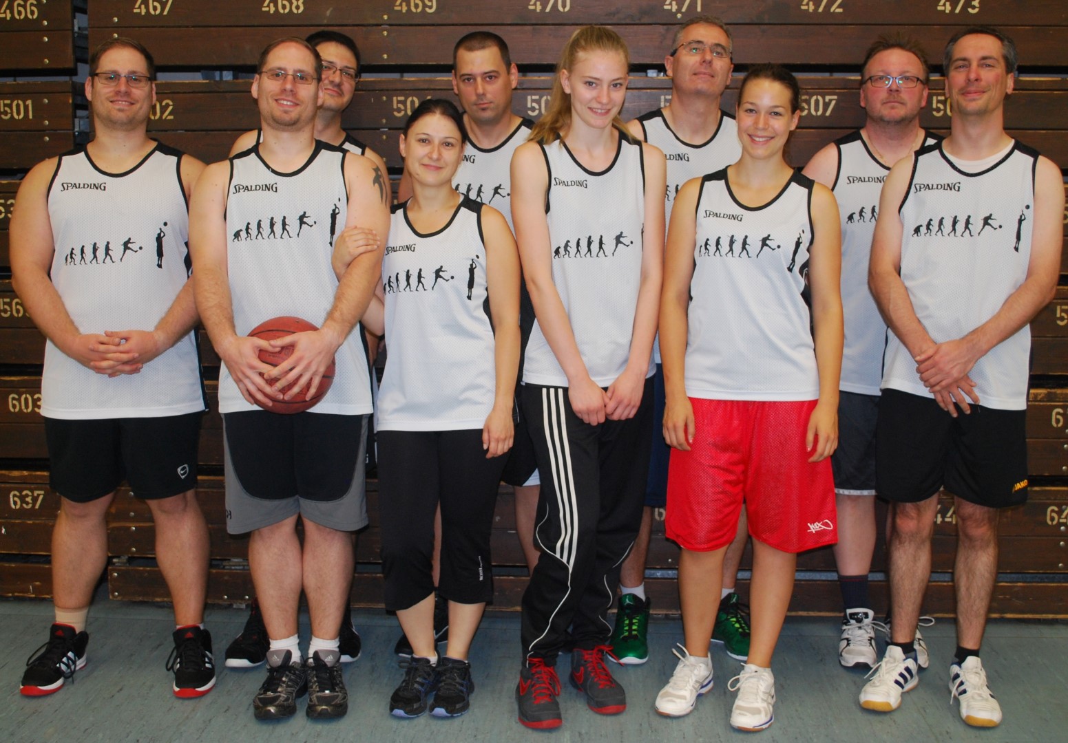 Mitglieder der Basketball-Abteilung Basketball Bei Der DJK Altdorf